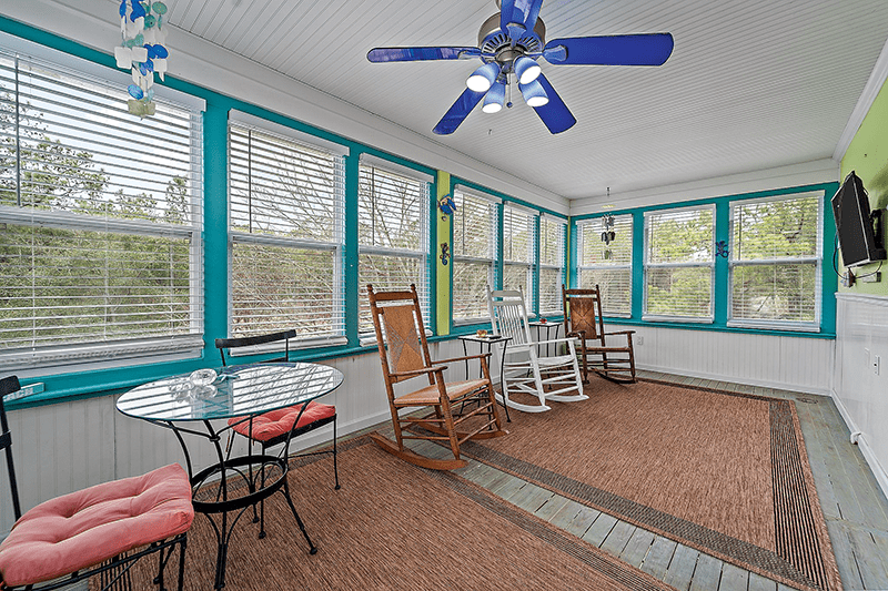 Transforming an unused area into a functional space can add real value even before selling.